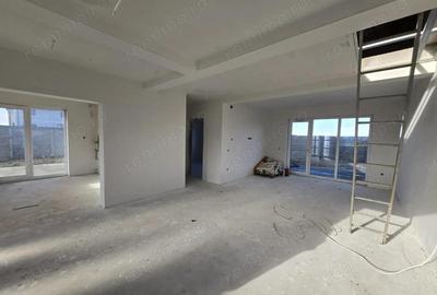 Triplex 3 camere, 2 locuri de parcare, Sananadrei - 7