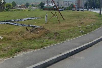 Teren de 5300 mp, în Central - 2