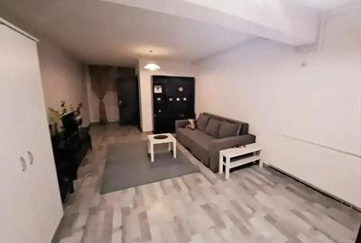 Garsonieră decomandată în Central - 2