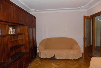 Apartament cu 3 camere decomandat în Obor - 2