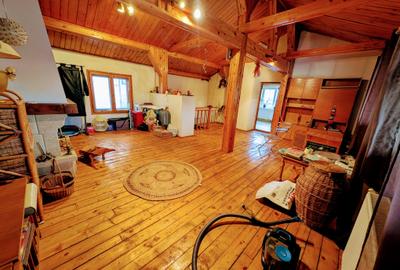 Unirii,D+P+E+M,Parc Carol,postbelic,renovata,semineu,plansee beton,curte-parcare - 2