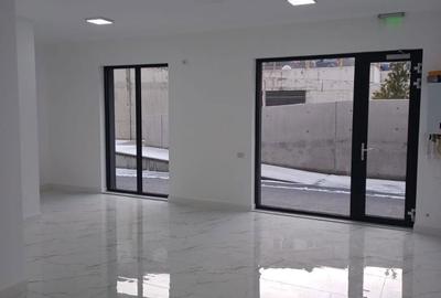 Spațiu comercial, de 40 mp, în Universității - 10