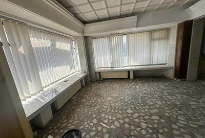 Spațiu comercial, de 200 mp, în Central - 7