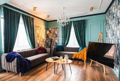 Casă cu 8 camere cu Teren 428 Mp în Predeluț - 1