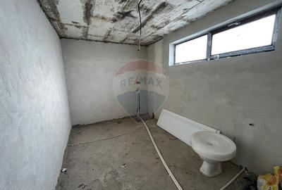 Casă / Vilă cu 4 camere de vânzare în zona Ghercesti - 6