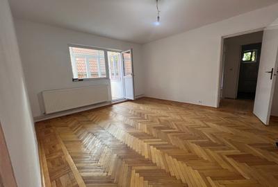 Apartament 2 camere, semidecomandat, 54,2 mp, cartier Rovine, zona Iruc - 1