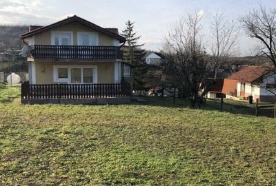 Liniste, inspirație, acasă locul potrivit. Preț negociabil