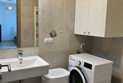 Apartament cu 2 camere semidecomandat, mobilat în Tractorul - 8