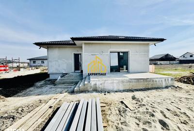 Casă cu 4 camere în Olteni - 3