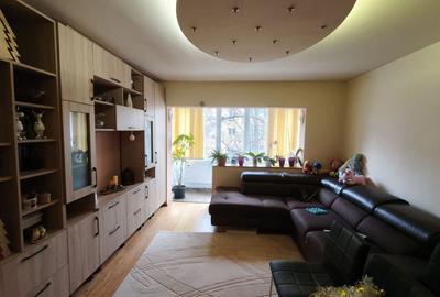 Apartament cu 4 camere decomandat, mobilat în Steaua