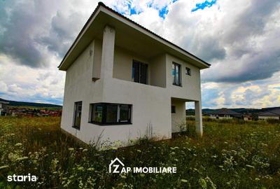 Casă cu 5 camere cu Teren 490 Mp în Corunca