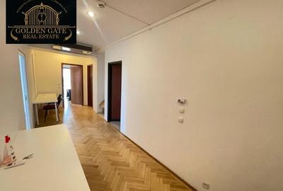 Apartament cu 4 camere decomandat în P-ța Universității