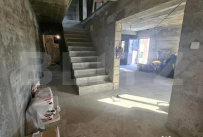 Casă cu 7 camere cu Teren 523 Mp în Central - 4