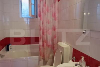 Casă cu 5 camere cu Canalizare în Central