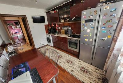 Apartament cu 3 camere decomandat în Aluniș - 2