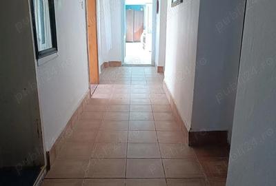 Casă cu 4 camere cu Teren 748 Mp în Bacova - 2