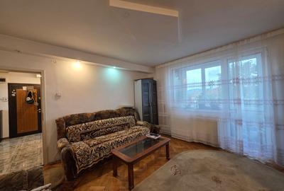 Apartament cu 3 camere decomandat, mobilat în Progresul - 10