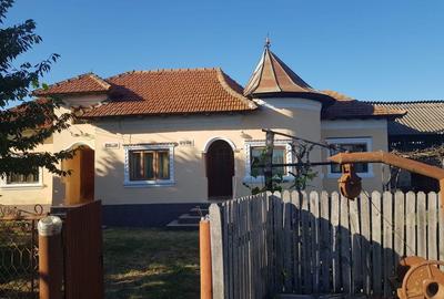 Casă cu 4 camere în Central - 2