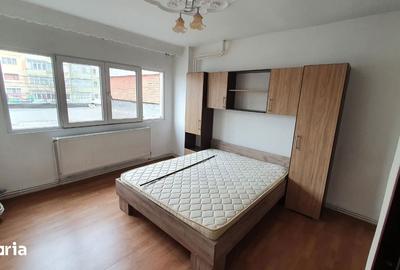 Apartament cu 2 camere decomandat în Șerbănești - 4