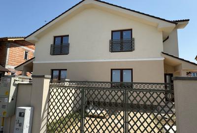 Duplex cu 4 camere în Moșnița Nouă