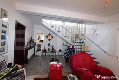 Casă cu 4 camere cu Teren 986 Mp în Central - 9