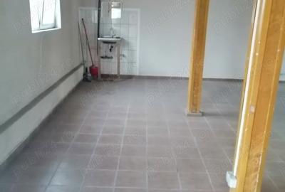 Spațiu comercial, de 150 mp, în Central - 8