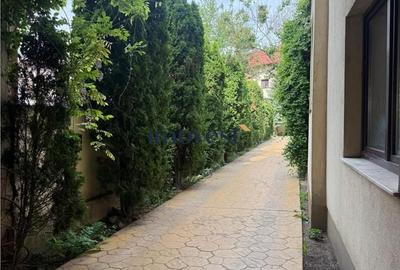 Apartament cu 3 camere în Central - 14