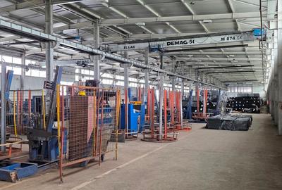 Spațiu industrial, în Periferie - 9