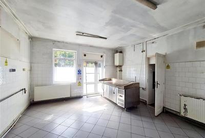 Spatiu pretabil activitati catering/fast food, acces stradal, curte proprie, Rac - 2