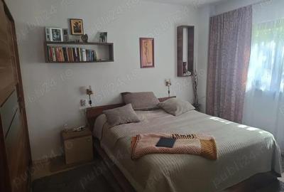 Casă cu 6 camere cu Teren 1500 Mp în Racovița - 2