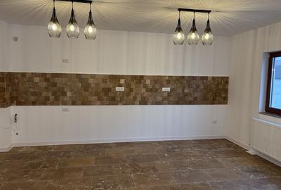 Casă cu 4 camere în Central