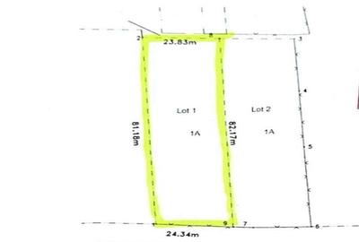 Teren de 1950 mp, în Central