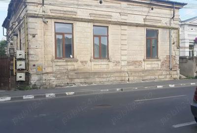 Casă cu 4 camere în Central - 9