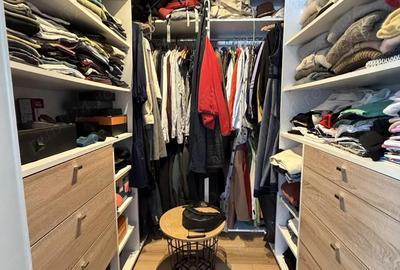 Casă cu 5 camere cu Teren 250 Mp în Florești