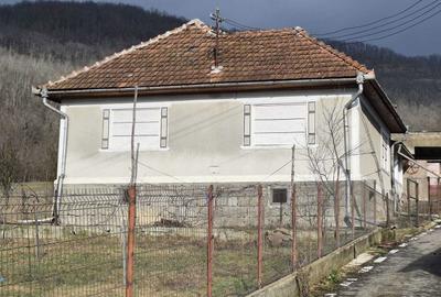 Casă cu 4 camere în Tălagiu - 1