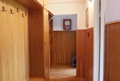Apartament cu 3 camere de vanzare - Zona Micro 16 - 3