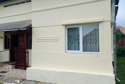 Casă cu 5 camere cu Teren 1100 Mp în Subcetate - 1