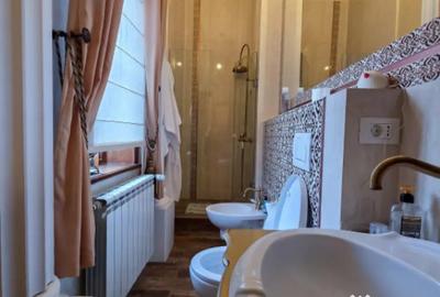 Casă cu 7 camere cu Teren 18000 Mp în Agapia - 1