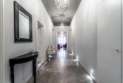 Apartament spatios cu 3 camere de LUX pe Metianu Comision 0 - 2