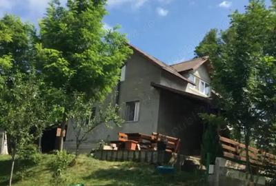Vind casa 4 camere P+etaj si teren 1000 mp ,Sotrile ,Prahova 55000 E - 5