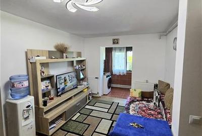 Apartament cu 3 camere semidecomandat, mobilat în Km 4-5 - 2