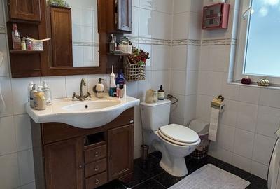 Casă cu 6 camere cu Teren 1000 Mp în Vărăști - 9