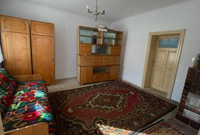 Casă cu 3 camere în Central