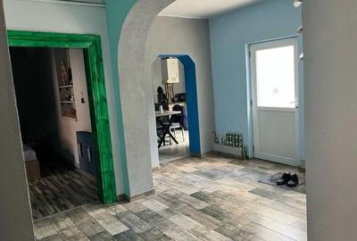 Casă cu 4 camere cu Teren 720 Mp în Grădiște - 2