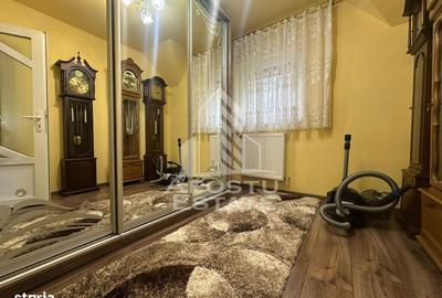 Casă cu 5 camere cu Teren 306 Mp în Sânmihaiu Român - 2