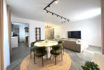 Apartament cu 4 camere decomandat în Central