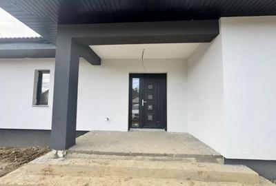 Casă cu 4 camere cu Teren 812 Mp în Satu Nou de Jos - 14