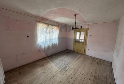 Casa cu 3 camere de vanzare COMISION 0% - 12