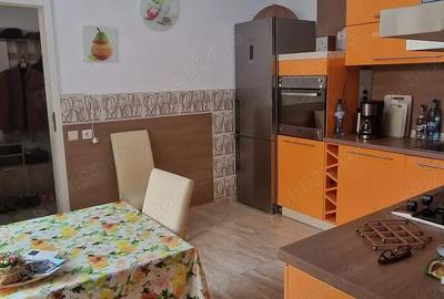 Casă cu 6 camere cu Teren 150 Mp în Central - 1