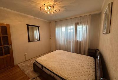 Apartament cu 3 camere decomandat în Podu Roș - 2